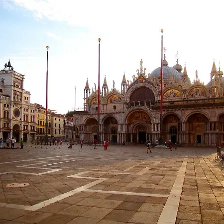 Ca Zulian Amazing Canal View Apartment Veneza Exterior foto